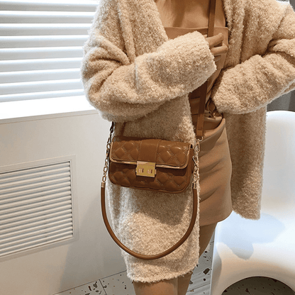 アーガイルチェーン クロスボディバッグ バックル装飾 ショルダーバッグ レディース PUレザー フラップスクエアバッグ