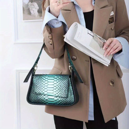 クロコ型押し クロスボディバッグ トレンド ショルダーバッグ おしゃれ フラップ 脇掛けバッグ